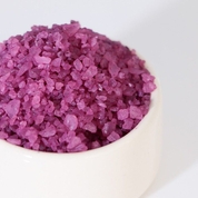 Соль для ванны с ароматом винограда в пикантном флаконе - 340 гр. - фото, цены