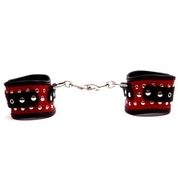 Фигурные красно-чёрные наручники с клёпками - фото, цены