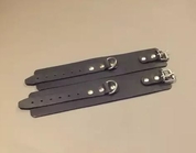 Широкие кожаные наручники универсального размера - фото, цены