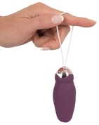Фиолетовое виброяйцо Rotating Love Ball с пультом ду - фото, цены