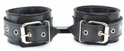Черные кожаные наручники с пряжкой - фото, цены