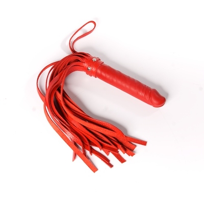 Красная плеть Ракета а с рукоятью из латекса и хвостами из кожи - 50 см. - фото, цены