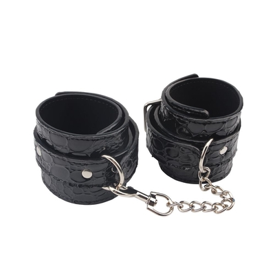 Черные оковы на карабине Be good Ankle Cuffs - фото, цены
