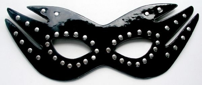 Черная маска Notabu с заклепками - фото, цены