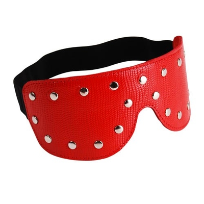 Красная кожаная маска на глаза с клёпками и велюровой подкладкой - фото, цены