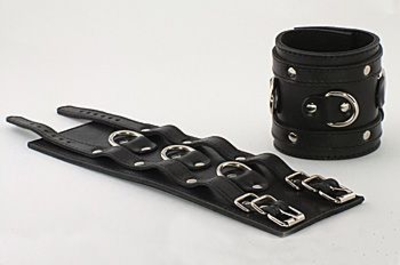 Широкие подшитые наручники с 2 ремешками и 3 сварными D-кольцами - фото, цены