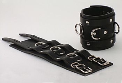 Чёрные не подшитые широкие наручник с 3 D-кольцами - фото, цены