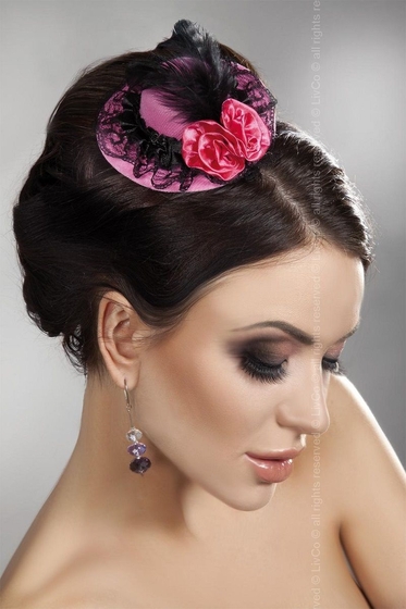 Розовая мини-шляпка с кружевом и цветами - фото, цены