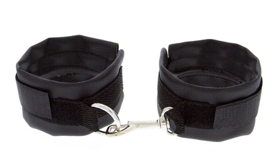 Чёрные полиуретановые наручники с карабином Beginners Wrist Restraints - фото, цены