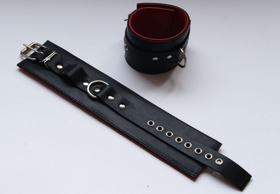 Чёрные подшитые кожаные наножники с красным подкладом - фото, цены