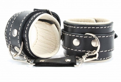 Черные наручники с бежевым подкладом - фото, цены