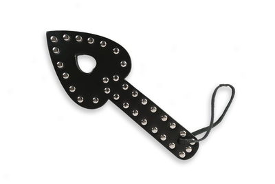 Чёрная шлёпалка-стрела с заклёпками - 28 см. - фото, цены