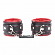 Черные наручники с красным подкладом - фото, цены