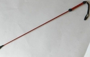 Короткий красный плетеный стек с наконечником-ладошкой - 70 см. - фото, цены