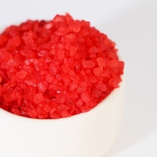 Соль для ванны с ароматом клубники «Тиндер сюрприз» в пикантном флаконе - 340 гр. - фото, цены
