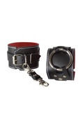 Чёрные кожаные наручники-напульсники с красной изнанкой - фото, цены