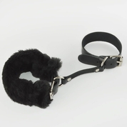 Черные кожаные наручники со съемной опушкой - фото, цены
