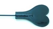 Черный лаковый стек с синей меховой ручкой - 61 см. - фото, цены