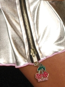 Коротенькая плиссированная юбка цвета металлик с молнией - фото, цены