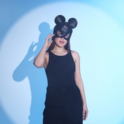 Пикантная черная маска «Озорная мышка» с заклепками - фото, цены