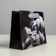 Маленький бумажный подарочный пакет Love - 15 х 12 см. - фото, цены