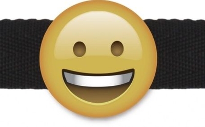 Кляп-смайлик Smiley Emoji с черными лентами - фото, цены