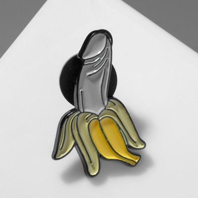 Значок с форме банана-фаллоса - фото, цены