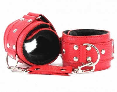 Красные кожаные наручники с меховым подкладом - фото, цены
