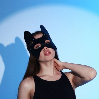 Черная маска «Кошка» с ушками - фото, цены
