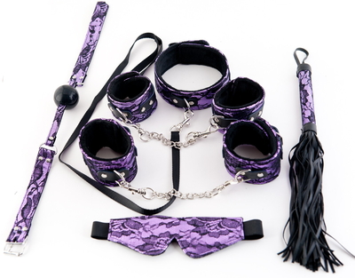 Большой кружевной набор пурпурного цвета: маска, наручники, оковы, ошейник, флоггер, кляп - фото, цены