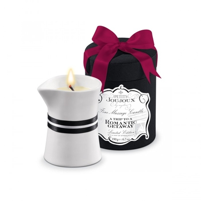Массажное масло в виде большой свечи Petits Joujoux Romantic Getaway с ароматом имбирного печенья - фото, цены
