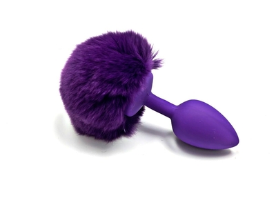 Фиолетовая силиконовая анальная пробка с пушистым хвостиком зайчика - фото, цены