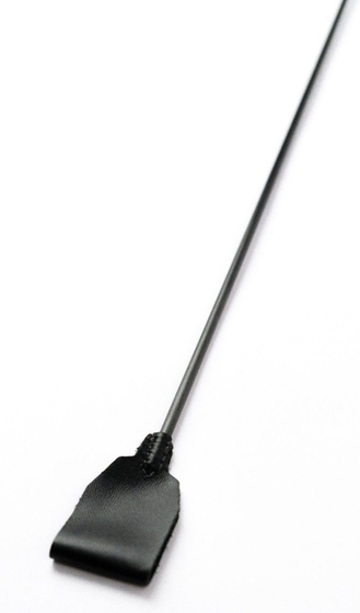 Черный кожаный стек с гладкой ручкой - 55 см. - фото, цены